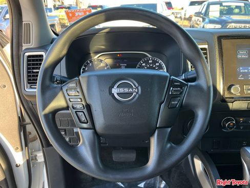 Used 2022 Nissan Frontier SV RWD image 21