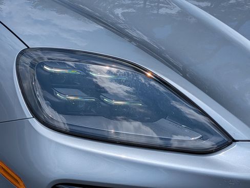Certified 2025 Porsche Cayenne Coupe AWD/4WD image 26