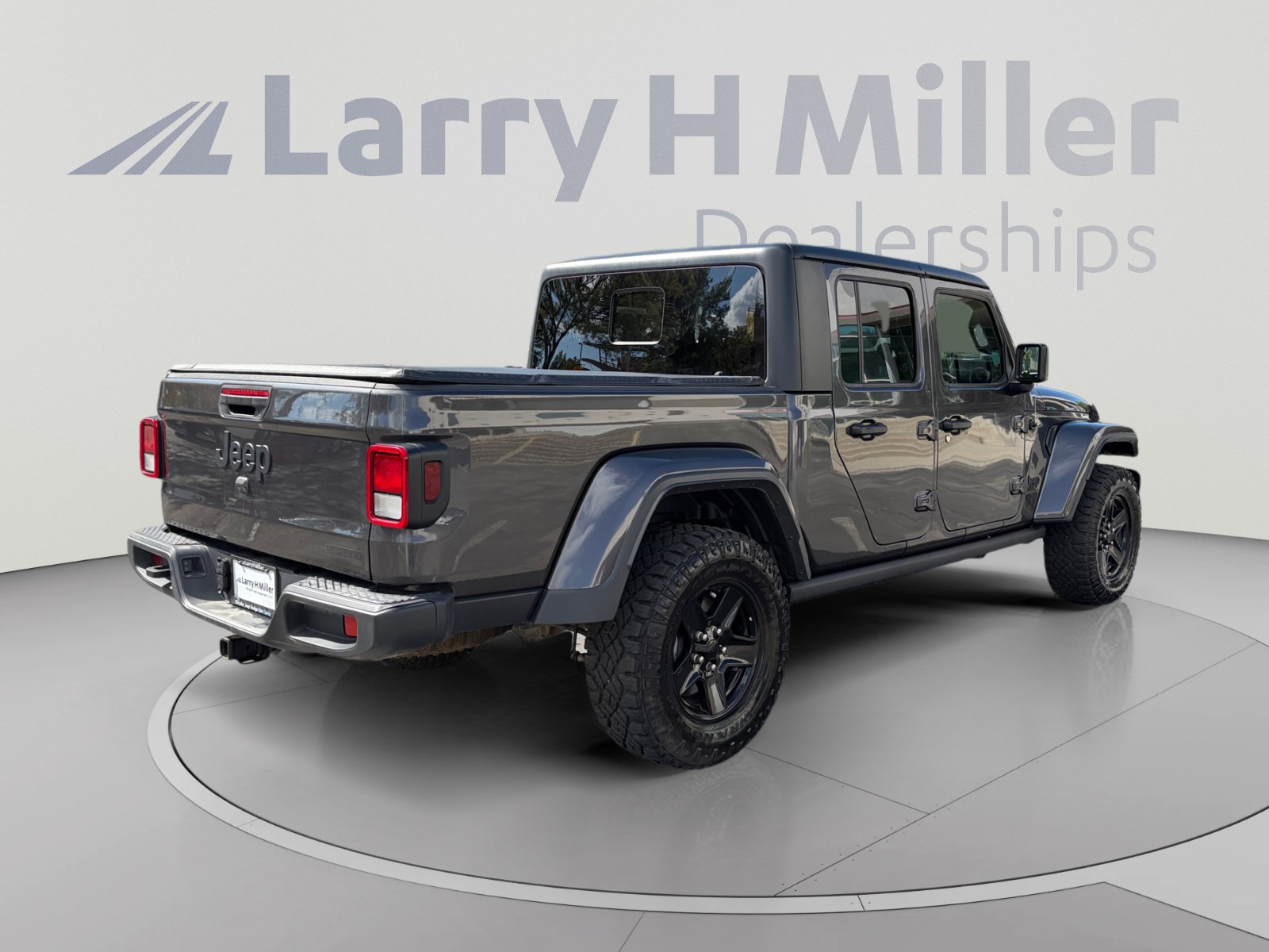 Used 2021 Jeep Gladiator Sport AWD/4WD image 5