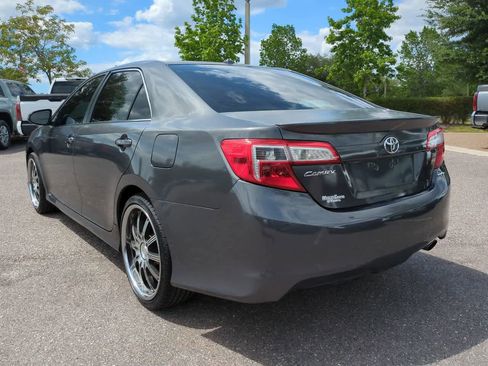 Used 2012 Toyota Camry SE FWD image 4
