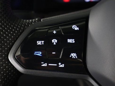 Used 2024 Volkswagen Golf R AWD/4WD image 46