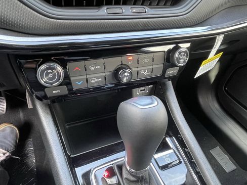 New 2026 Jeep Compass Latitude image 26