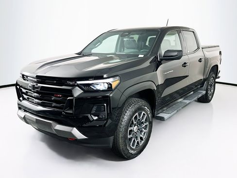 Used 2023 Chevrolet Colorado Z71 AWD/4WD image 3