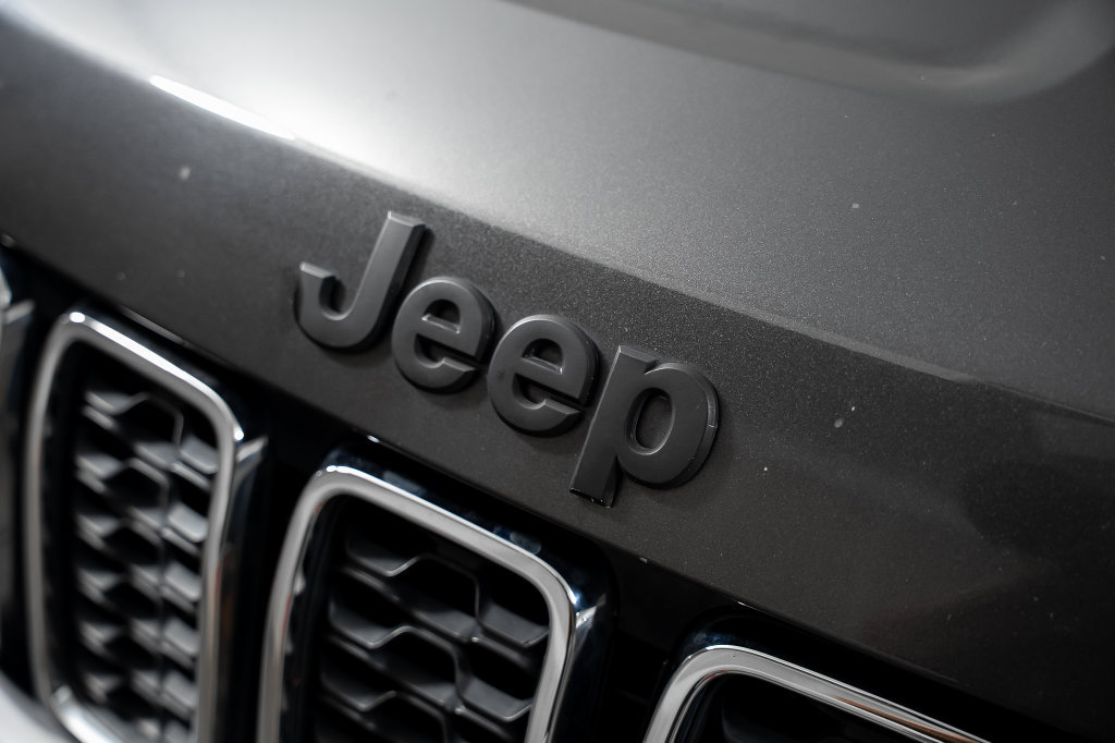 Used 2018 Jeep Grand Cherokee Laredo RWD image 21