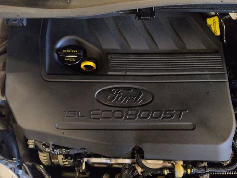 Used 2017 Ford Escape SE w/ Equipment Group 201A image 30