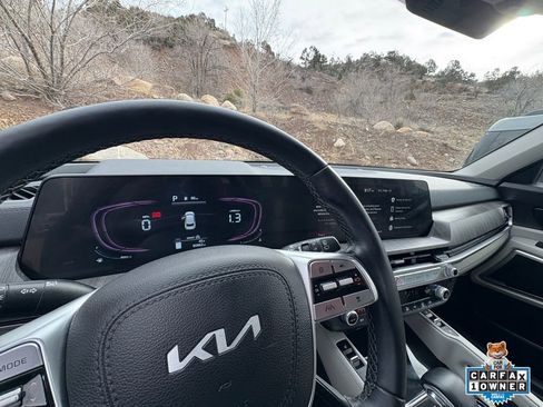 Used 2023 Kia Telluride EX image 17