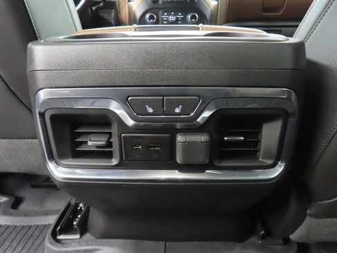 Used 2020 Chevrolet Silverado 3500 High Country w/ LPO, Dark Essentials Package AWD/4WD image 11