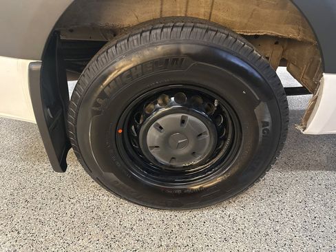 Used 2021 Mercedes-Benz Sprinter 144 Cargo image 24