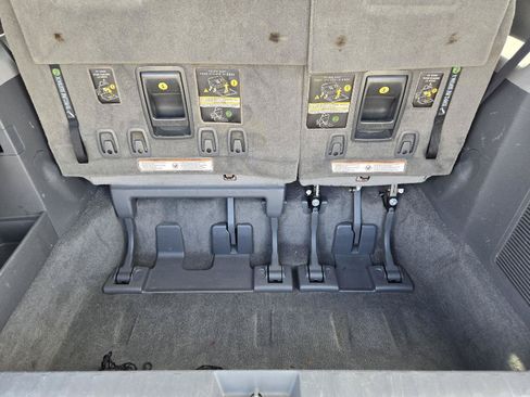 Used 2018 Toyota Sienna LE FWD image 30