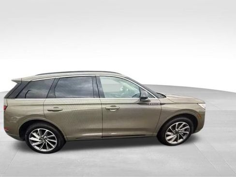 Used 2025 Lincoln Corsair Grand Touring AWD/4WD image 2