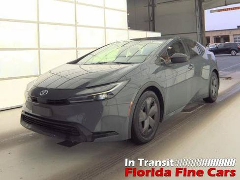 Used 2023 Toyota Prius LE FWD image 2
