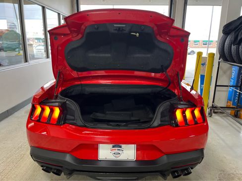 Used 2025 Ford Mustang GT Premium RWD image 37