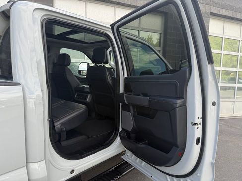 Used 2025 Ford F350 Lariat AWD/4WD image 28