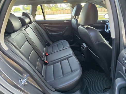 Used 2011 Volkswagen Jetta SE w/ Wheel & Sunroof Pkg image 19