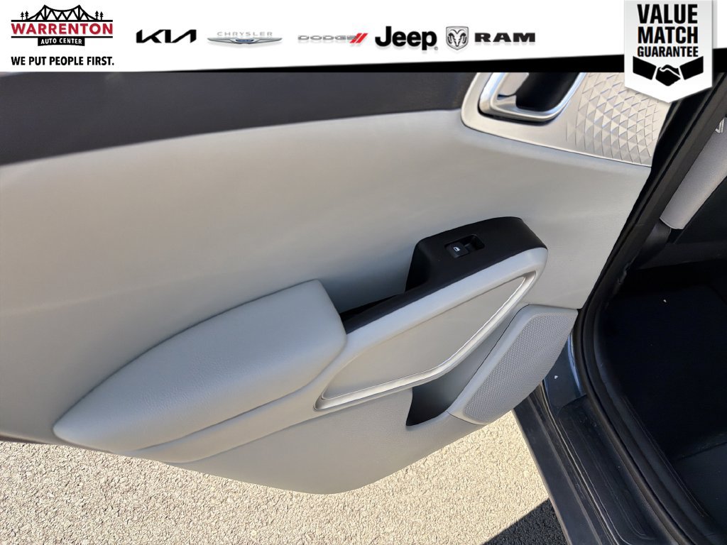 Used 2022 Kia Soul LX FWD image 15