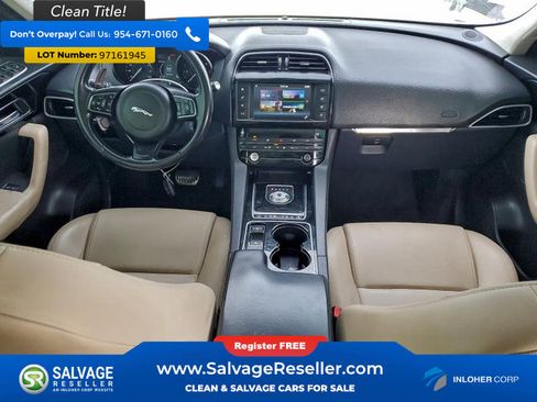 Used 2017 Jaguar F-PACE image 11