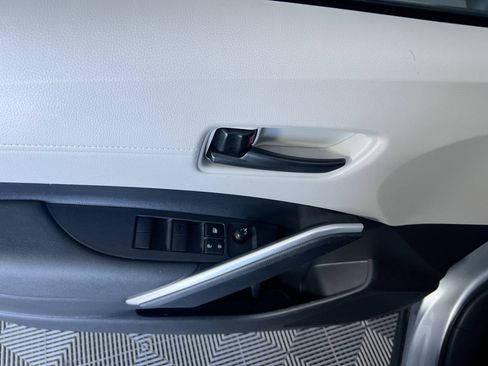 Used 2023 Toyota Corolla Cross L FWD image 10