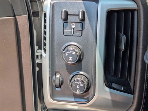 Used 2018 GMC Sierra 1500 SLT image 18