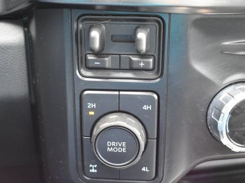 Used 2023 Ford F250 Lariat w/ Lariat Ultimate Package AWD/4WD image 35