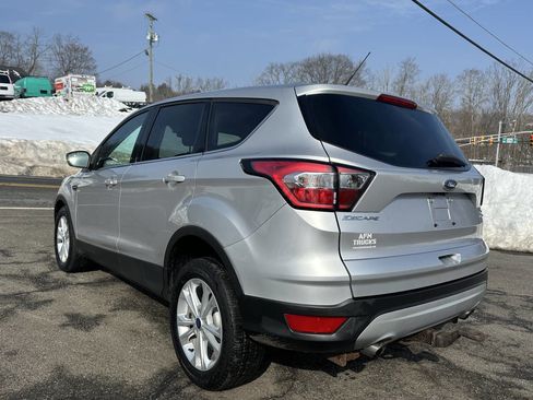 Used 2017 Ford Escape SE image 8