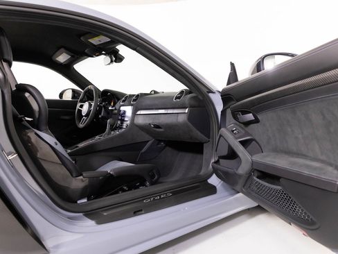 Used 2023 Porsche 718 Cayman GT4 RS image 36