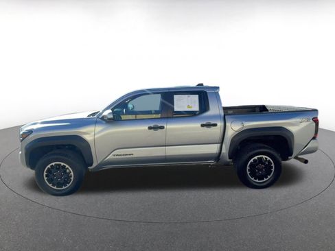 Used 2025 Toyota Tacoma TRD Off-Road image 9