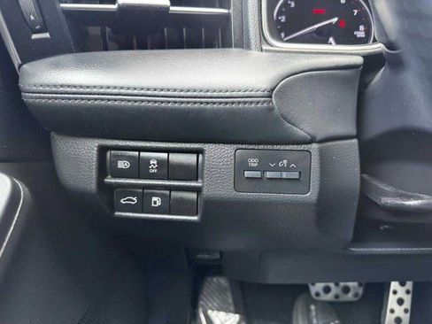 Used 2019 Toyota Avalon XSE FWD image 28