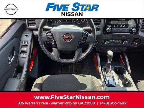 Used 2022 Nissan Frontier PRO-4X w/ Technology Package AWD/4WD image 7