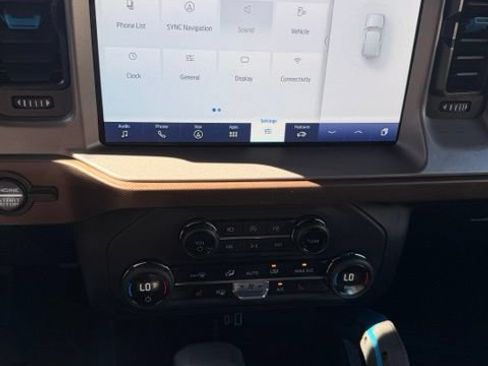 Used 2023 Ford Bronco Outer Banks AWD/4WD image 12