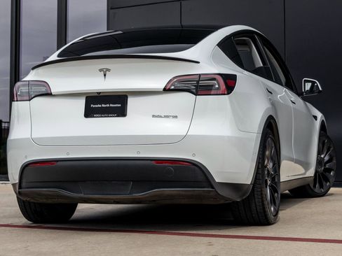 Used 2022 Tesla Model Y Performance image 8