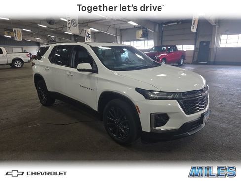 Used 2023 Chevrolet Traverse RS AWD/4WD image 1
