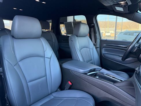 Used 2024 Buick Enclave Premium image 14