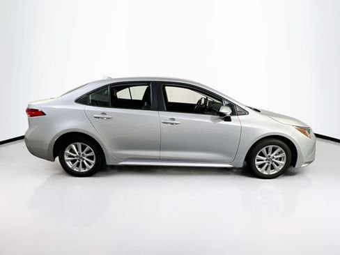 Used 2023 Toyota Corolla LE w/ LE Convenience Package FWD image 4