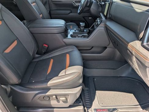 Used 2024 GMC Sierra 1500 AT4 w/ Technology Package AWD/4WD image 31