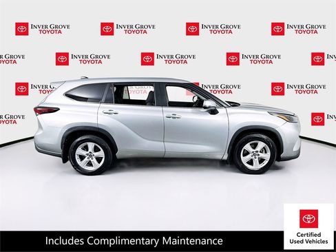 Certified 2024 Toyota Highlander LE image 4