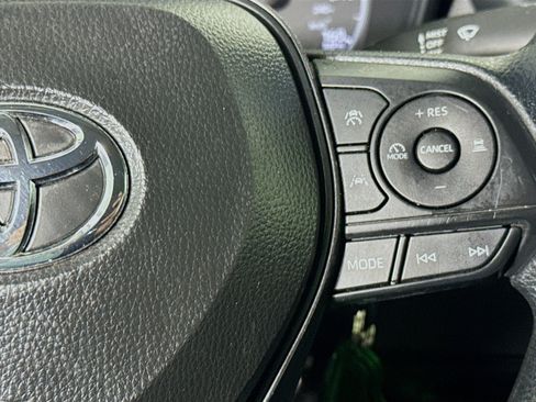 Used 2025 Toyota Corolla LE FWD image 13