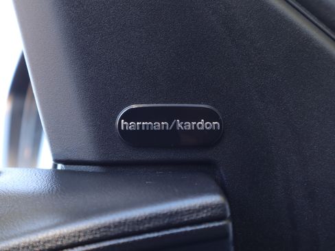Used 2022 Dodge Charger SRT Hellcat w/ Harman/Kardon Audio Group image 9