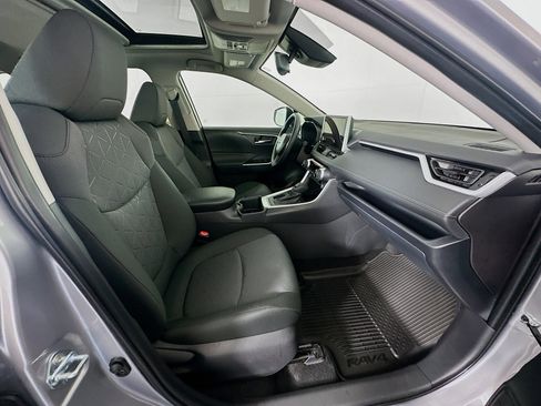 Used 2025 Toyota RAV4 XLE w/ Convenience Package image 31