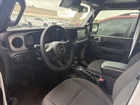 Used 2024 Jeep Wrangler Sport S image 11