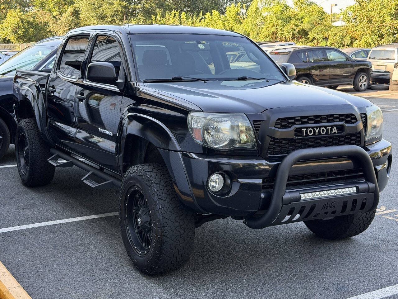 Used 2010 Toyota Tacoma 4x4 Double Cab w/ TRD Off-Road Pkg image 3