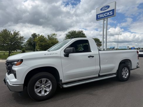 Used 2025 Chevrolet Silverado 1500 W/T RWD image 4
