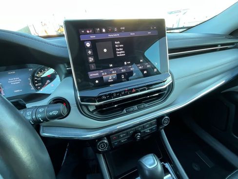 Used 2022 Jeep Compass Limited image 34