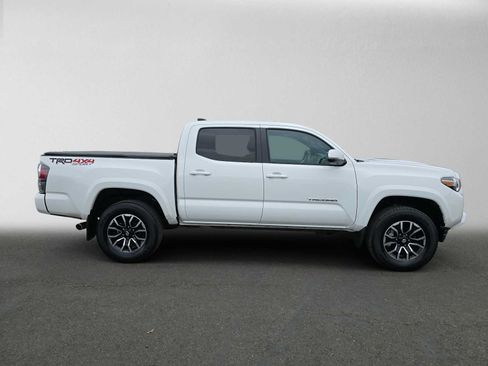 Used 2023 Toyota Tacoma TRD Sport w/ Advanced Technology Package AWD/4WD image 2