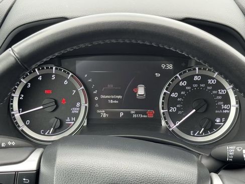 Certified 2025 Toyota Highlander LE FWD image 15