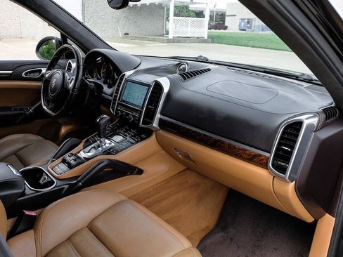 Used 2012 Porsche Cayenne Turbo AWD/4WD image 19