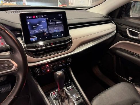 Used 2022 Jeep Compass Limited image 30