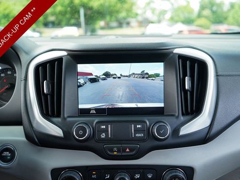 Used 2024 GMC Terrain SLT FWD image 10