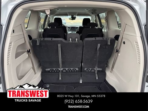 Used 2024 Chrysler Voyager LX FWD image 17