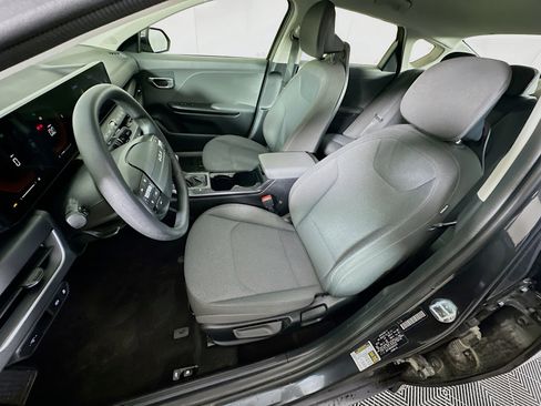 Used 2025 Kia K4 LXS image 13