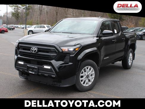 Used 2025 Toyota Tacoma SR5 image 1